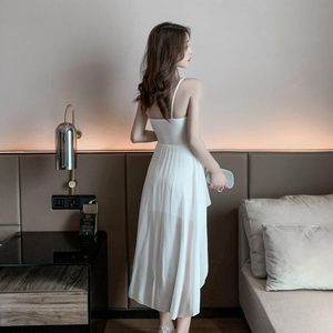 亚洲白袜淫荡男自慰射精
