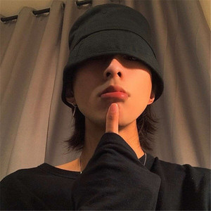 亚洲白袜淫荡男自慰射精
